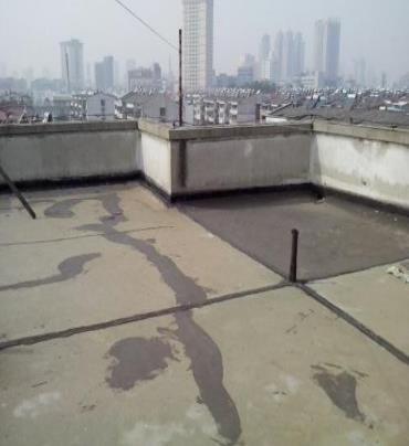 黄石港漏水维修 楼顶漏水是什么原因，楼顶漏水维修方法是什么?